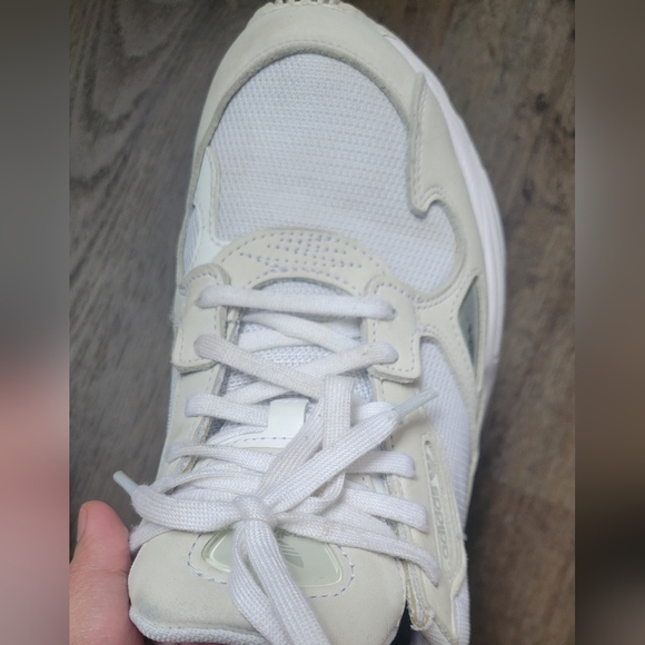 Adidas Falcon - Picture 15 of 16